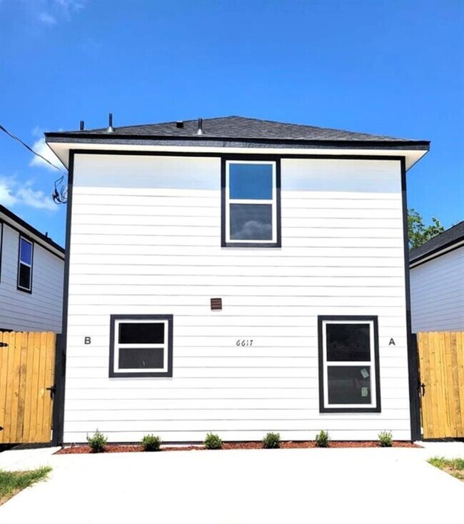Building Photo - 6617 Bacher St Unit B Rental