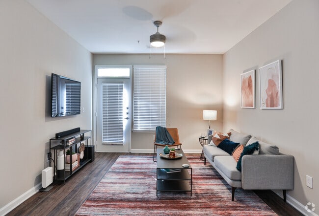 1BR, 1BA - 804 SF