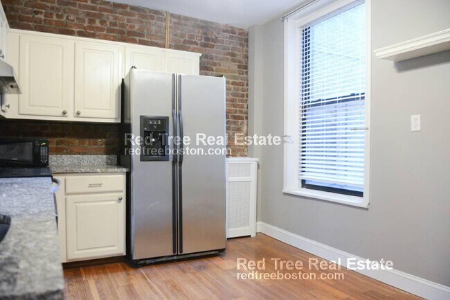 Photo - 1404 Commonwealth Ave