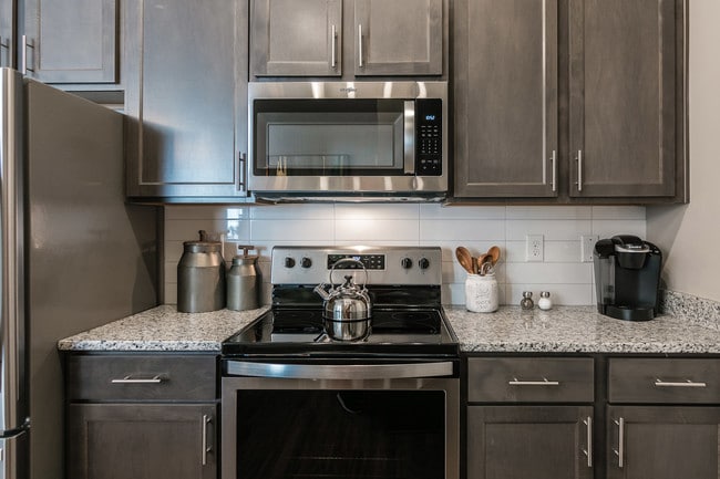 Vintage Foxland Apartments