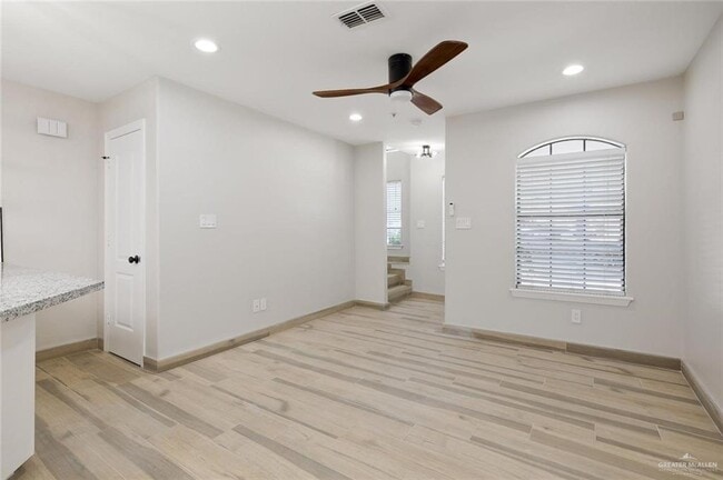 Photo - 18 N 49th St