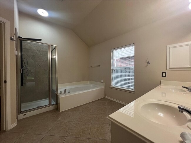 Photo - 28106 Emma Gardens Ln