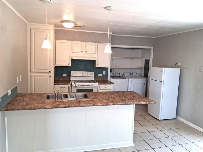 Photo - 1109 Elyse Dr