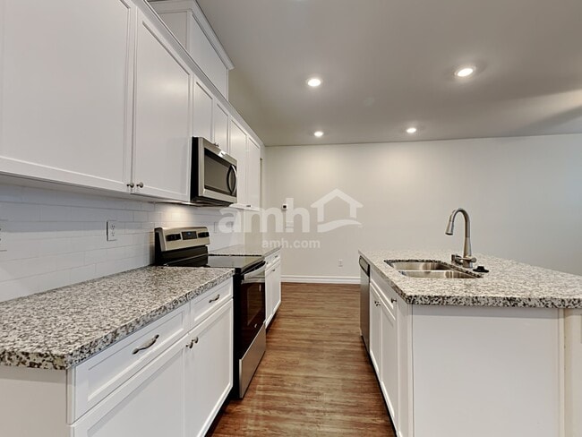 Photo - 5803 Petronius St