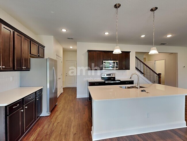 616 Onate Cir