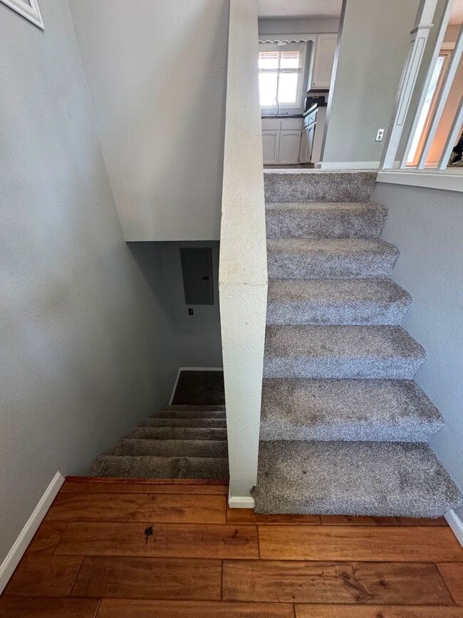 Photo - 1909 13th Ave W