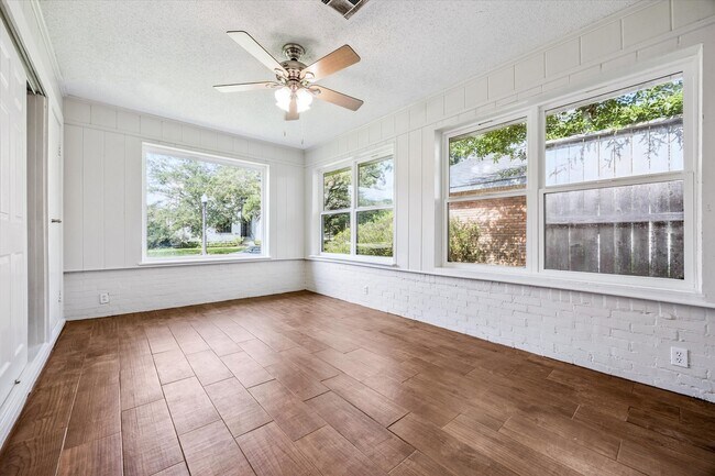 Photo - 3607 Blue Bonnet Blvd