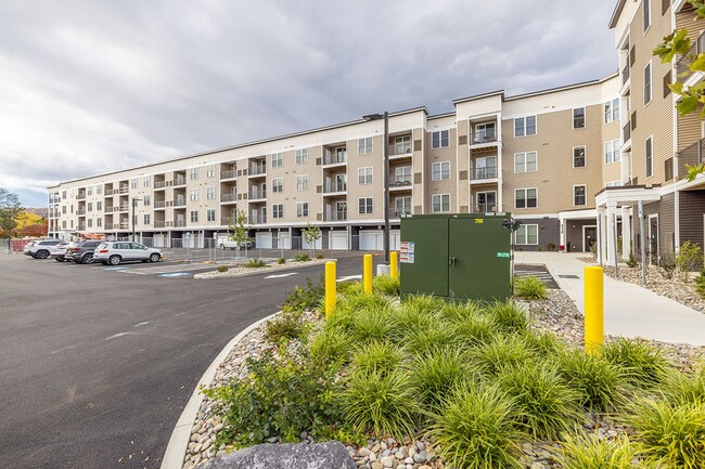 Photo - Six67 College Avenue