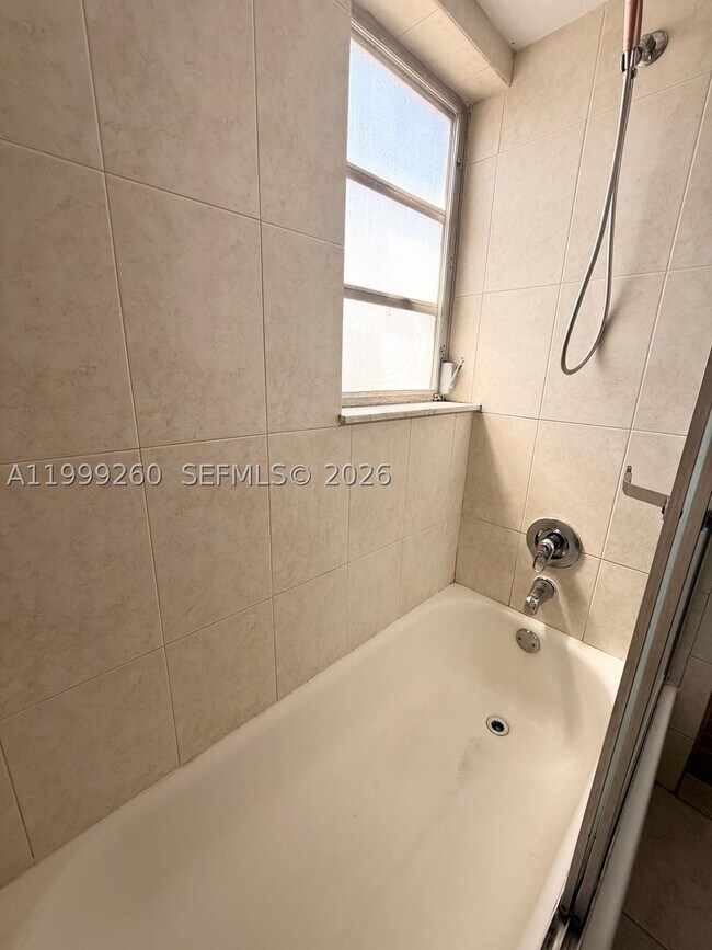 Photo - 900 NE 12th Ave Unit 401