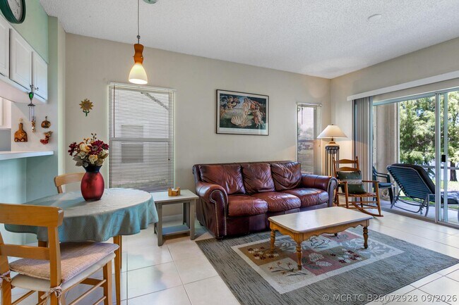 4976 Palmbrooke Cir