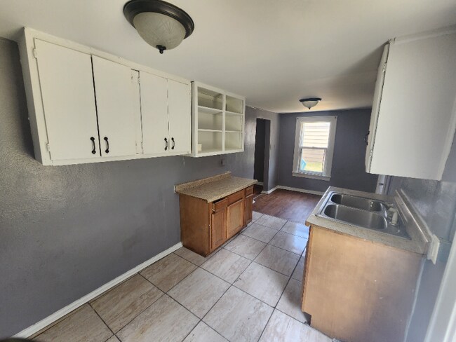 Photo - 205 Franklin St