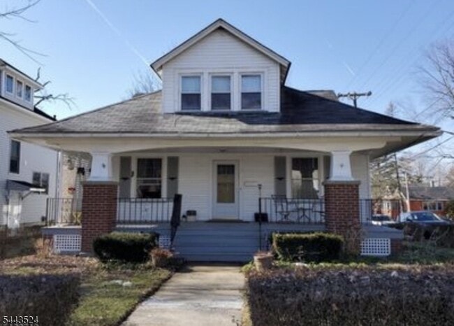 Building Photo - 247 Belvidere Ave Unit 1