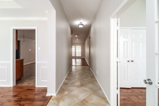 Photo - 7824 Blossom Dr