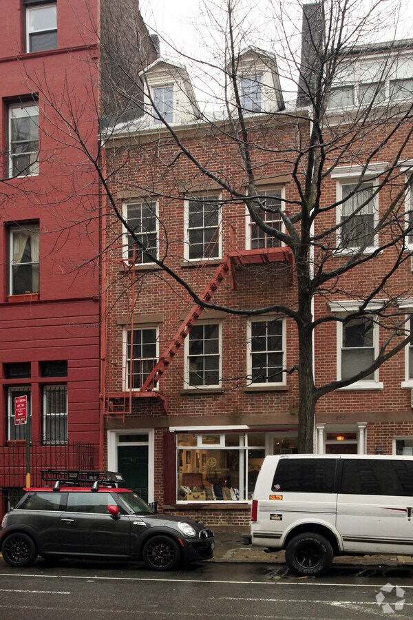 Photo - 655 Washington St