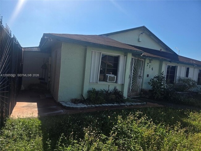 Building Photo - 714 SW 99th Ct