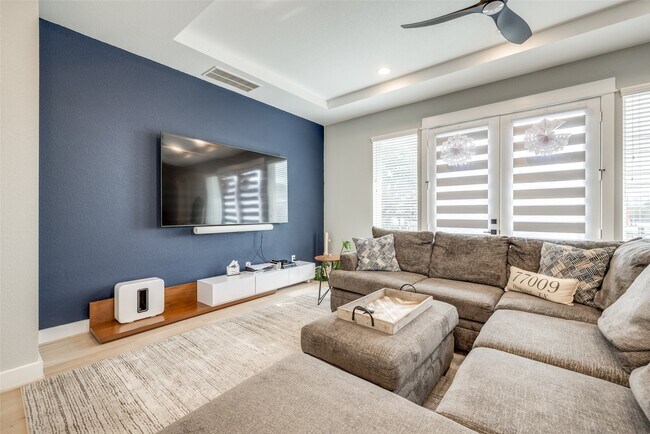 Photo - 4804 Gano St