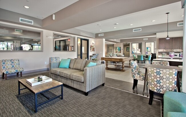 Boulder Pointe