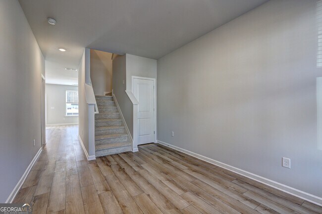 Photo - 479 Payne Dr