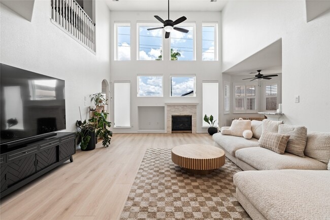 Photo - 4710 Devonberry Ln