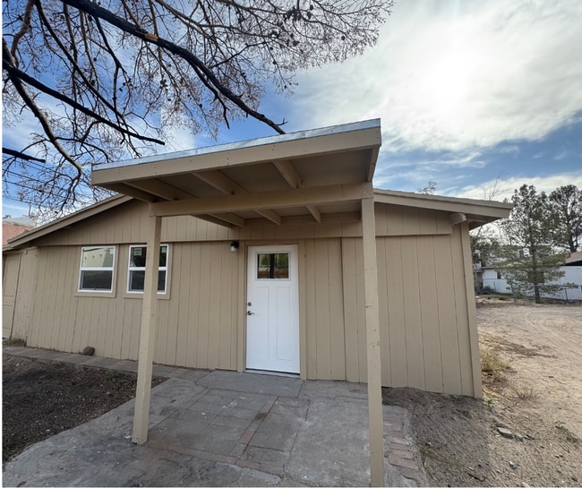 Building Photo - 252 Hillview Ave