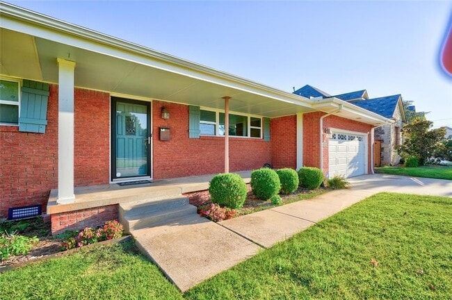 Photo - 2756 NW Grand Blvd