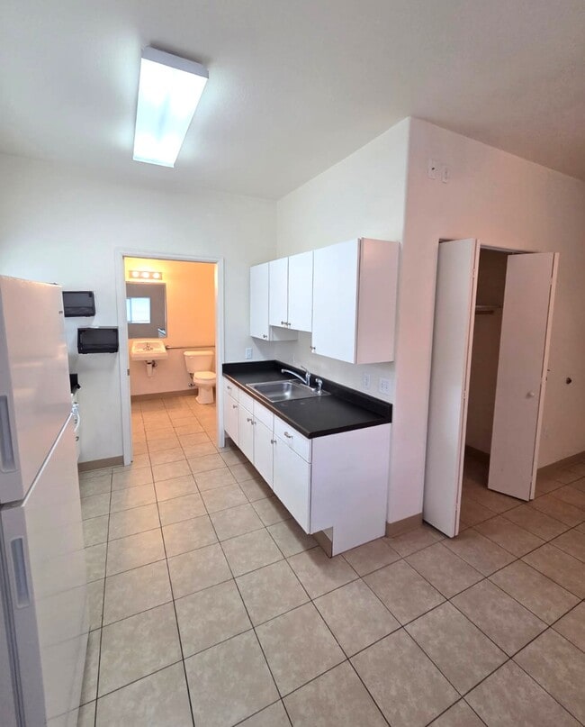 Photo - 1151 Belford Ave Unit 9