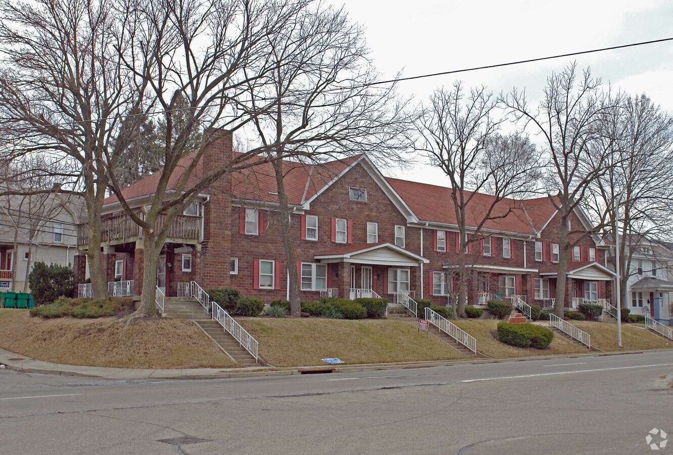 Brownstone Apartments - Brownstone Apartments