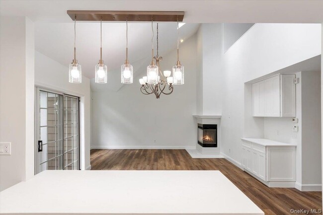 Photo - 2 Winterberry Ln