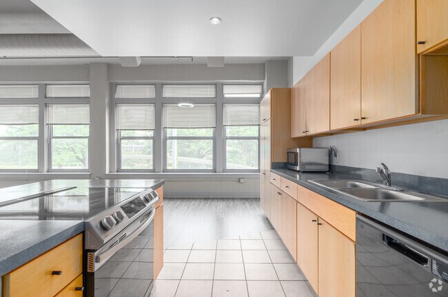 2 BD, 2 BA - 1,314SF - Kitchen - The Lofts