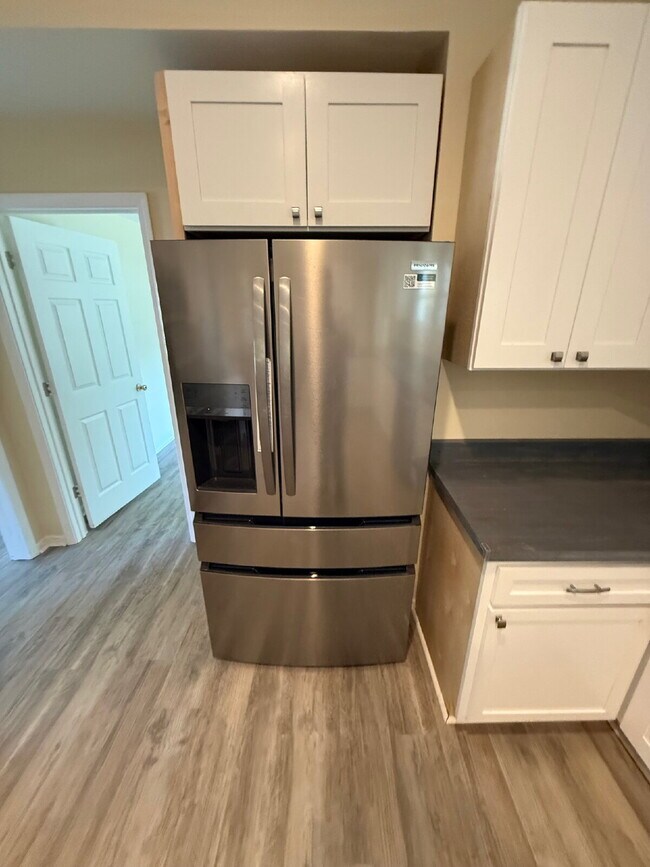 Nice 5 bedroom , 3 bath home located in Mobile.

$75 per applicant