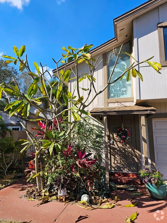 Building Photo - 5 Fairway Dr Unit 8 Rental