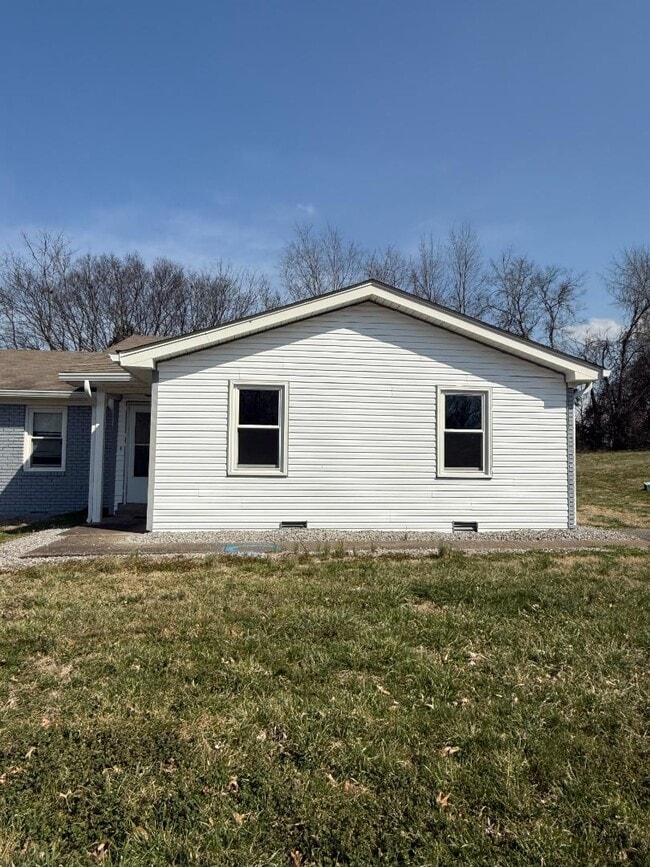 Building Photo - 116 Crestview Dr Rental