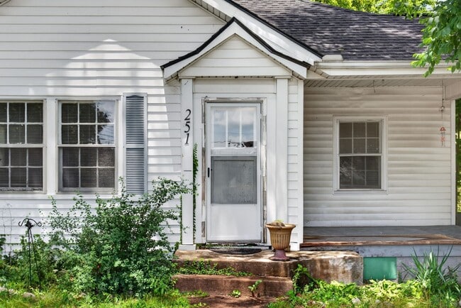 Photo - 251 Forbes Ave
