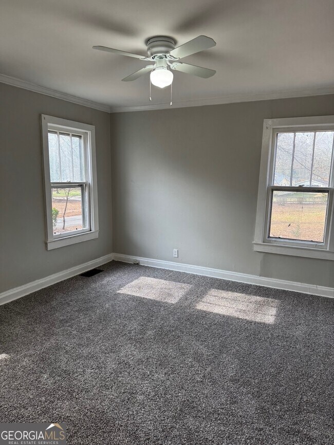 Photo - 202 1/2 Pleasant St