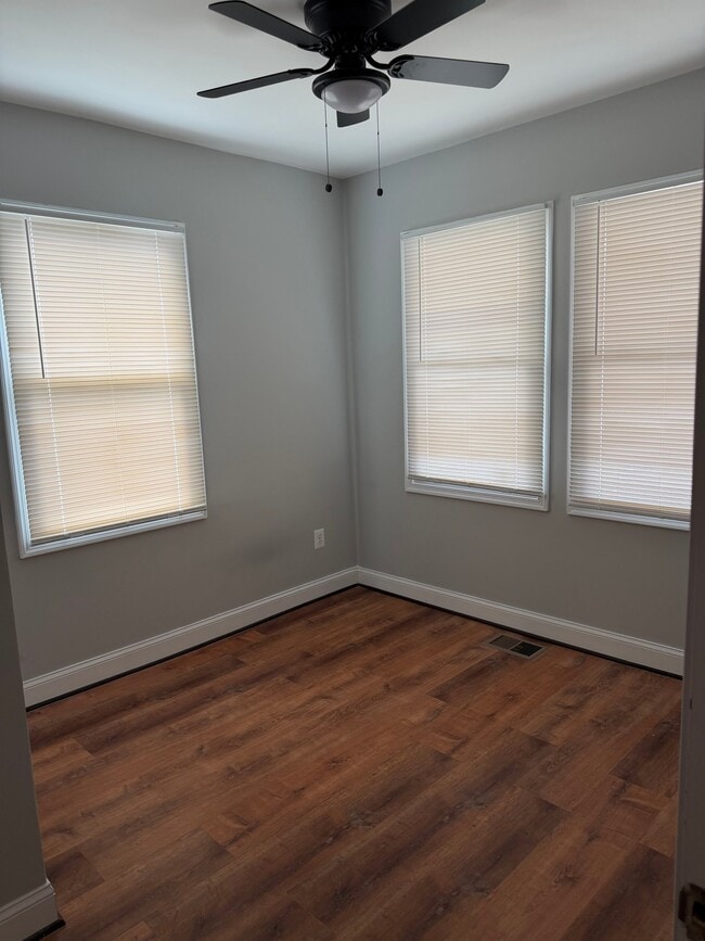 Photo - 4613 Asbury Ave Unidad 1A