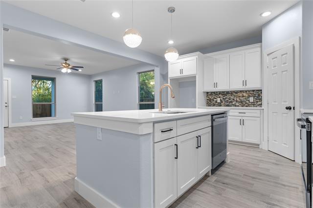 Photo - 520 E 5th St