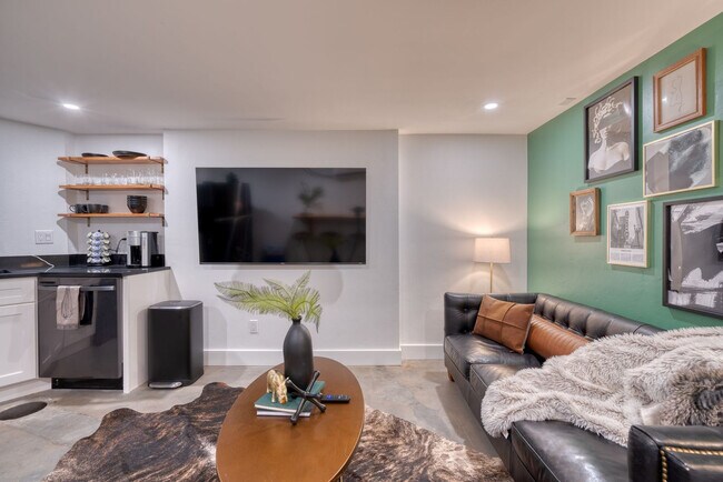 2104 NW Everett St Unit SI ID1611808P