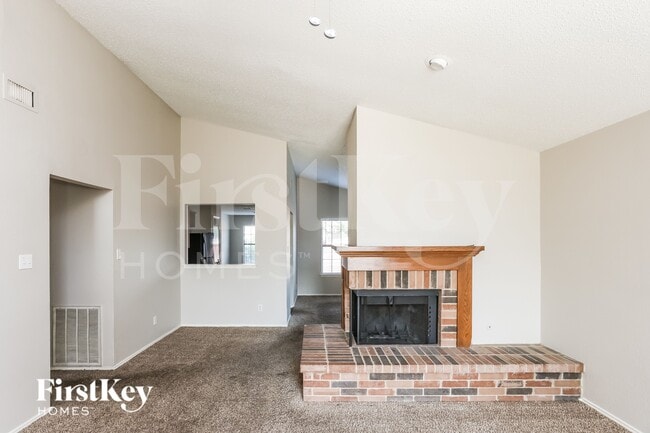 4368 Saugus Dr