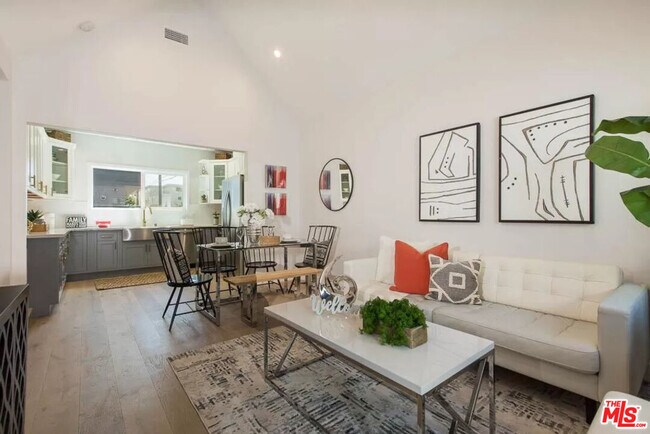 Photo - 2419 Walnut Ave