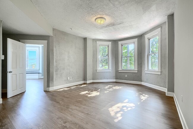 Building Photo - 2800 Harford Rd Unit 3 Rental