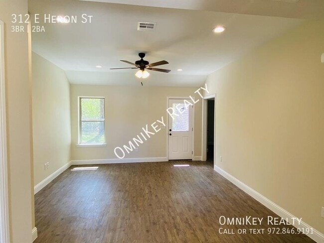 Photo - 312 E Heron St