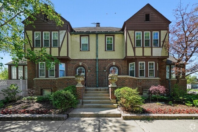 Building Photo - 6948-6935 35th St Rental