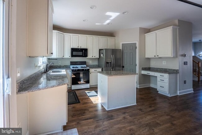 Building Photo - 45713 Paddington Station Terrace