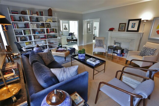 Photo - 2828 Segovia St