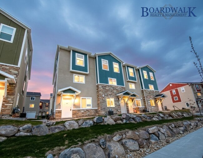 Photo - Stunning 3 Bed Townhome in Herriman