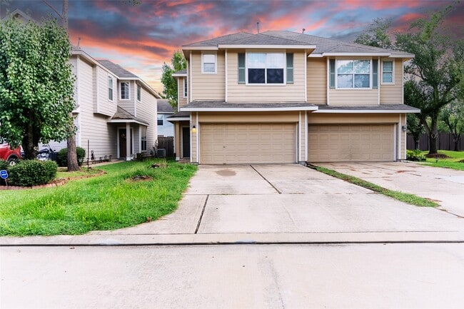 Photo - 16610 Newglen Ln Condo