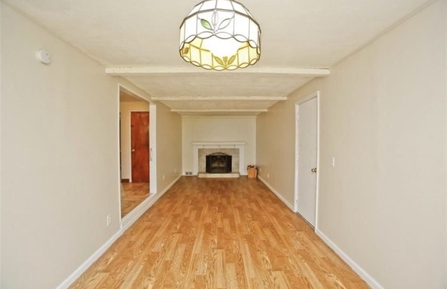 Photo - 185 Hildegarde Rd