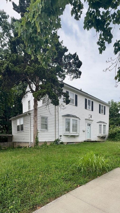 Photo - 101 W 17th St