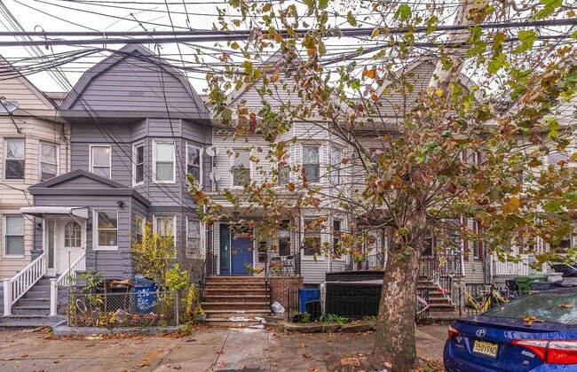 Photo - 294 Ege Ave Unit G