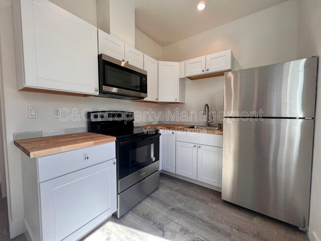 Photo - 1436 Kenneth St